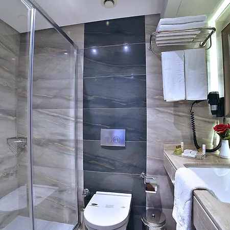 酒店 拉雷利转角酒店