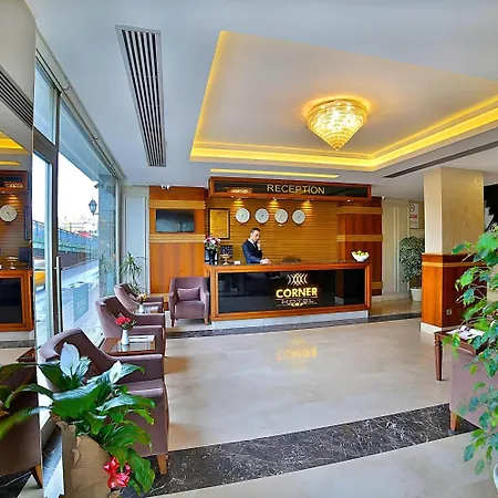 ホテル コーナー ラレリ イスタンブール