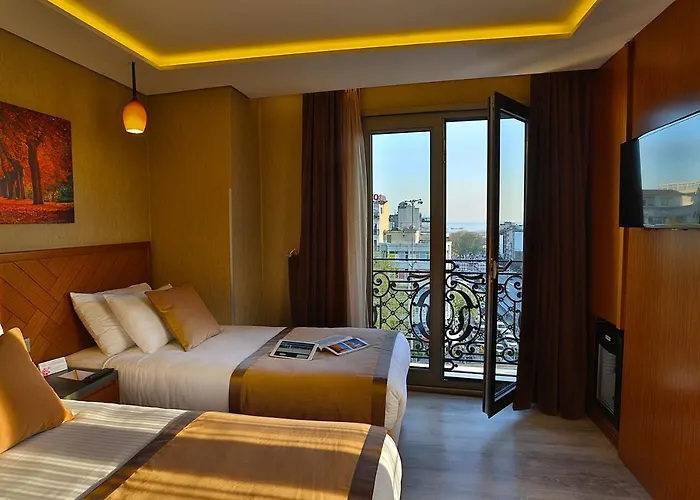 Corner Laleli Hotel 3*