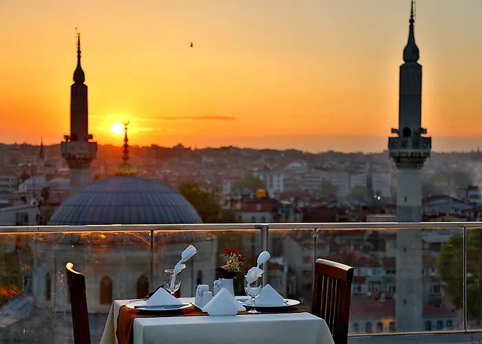 Corner Laleli Hotel 3*