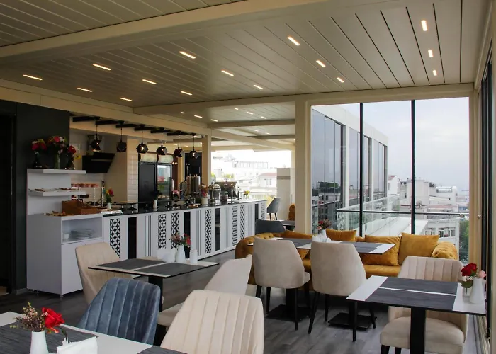 拉雷利转角酒店 3*