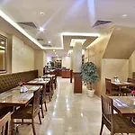 拉雷利转角酒店 酒店